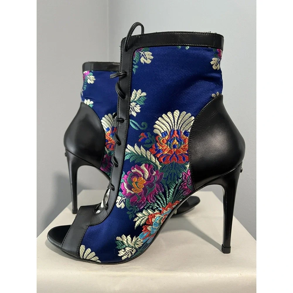 Angela Mitchell Vehuel Booties Size 39 Embroidered Made In Italy US Size 8.5